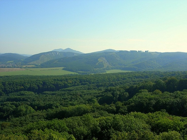 Výhľad z Plaveckého hradu