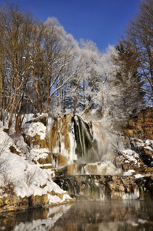Lúčanský vodopád v zimnom šate