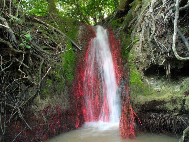 Červený vodopád