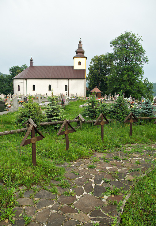 Cintorín a kostol v Uliči