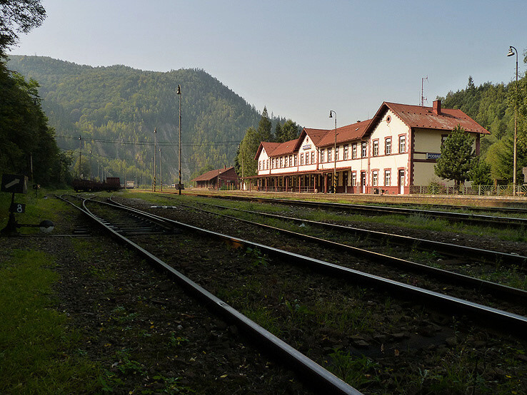 Železničná stanica Podbrezová