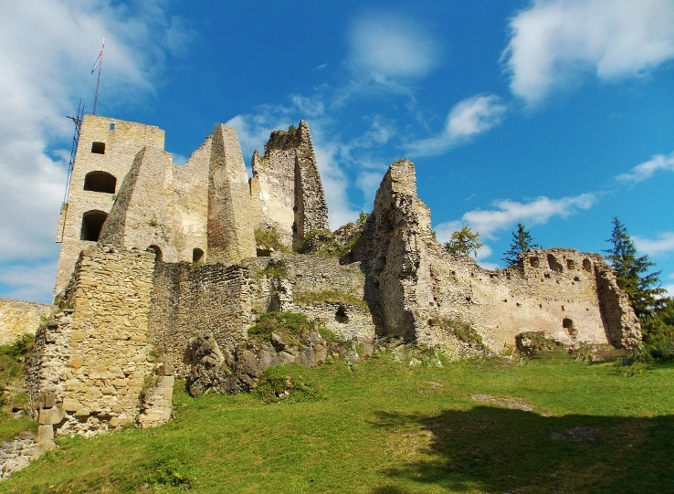Zrúcaniny hradu Likava