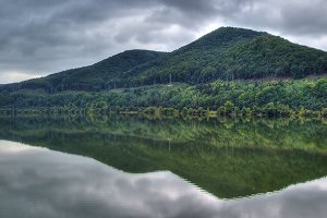 Pochmúrna zrkadlovka