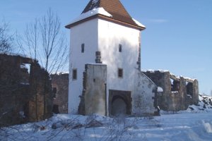 Brána Vígľašského zámku