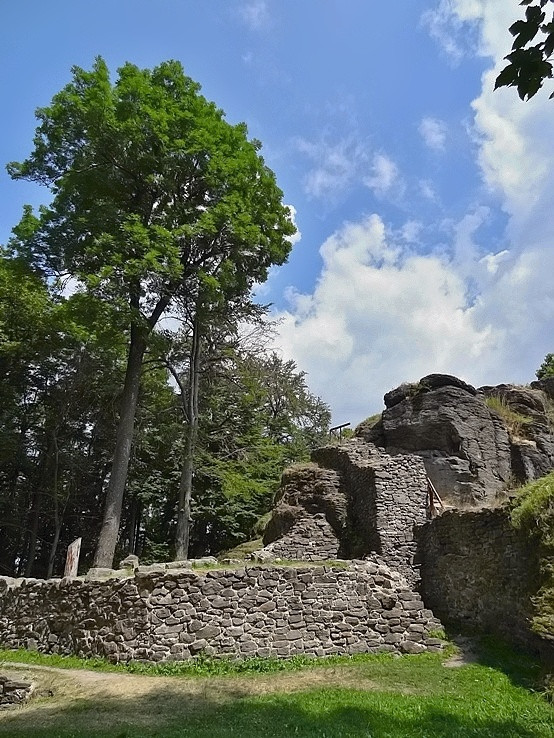 Ruiny hradu Sitno
