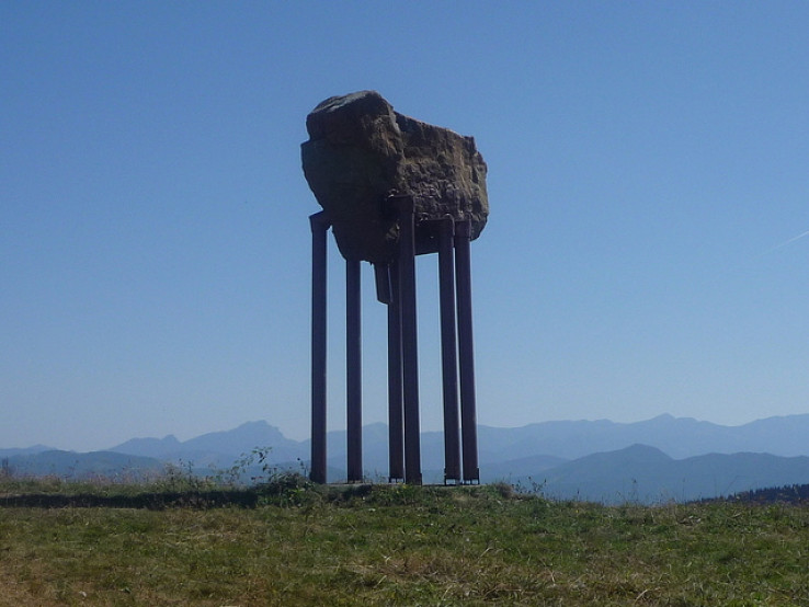 Neznámy monument na Kysuckej hrebeňovke