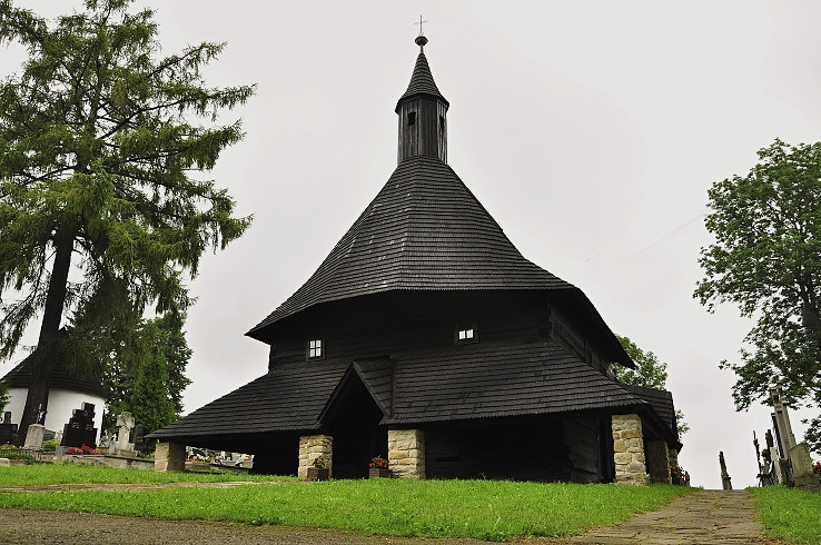 Drevený goticky kostol
