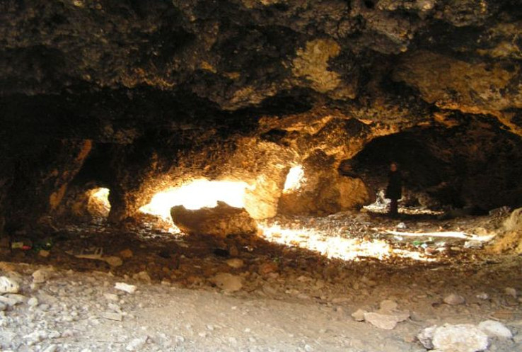 Najvacsia z jaskyn pri Drazovskom kostoliku