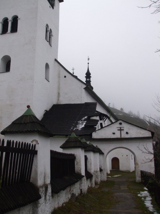 Špania Dolina - kostol